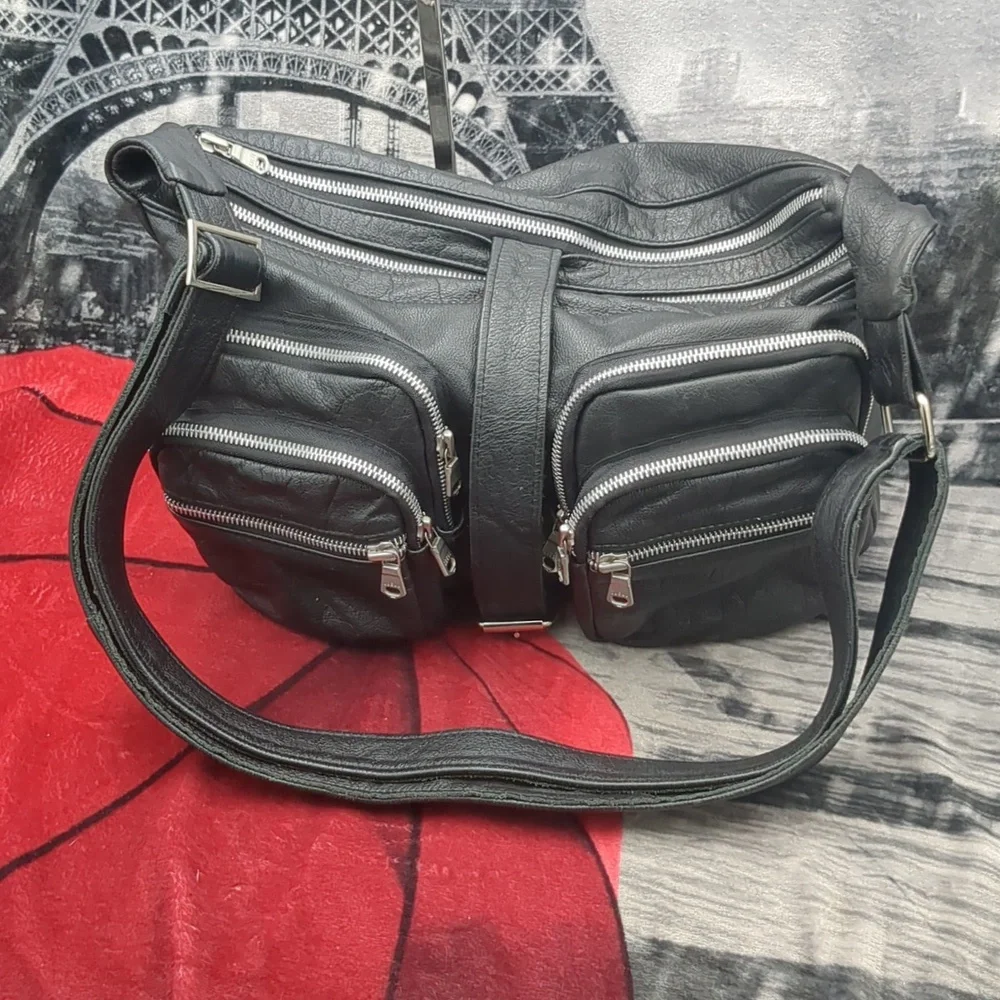 Pele Che Coco Black Leather Bag